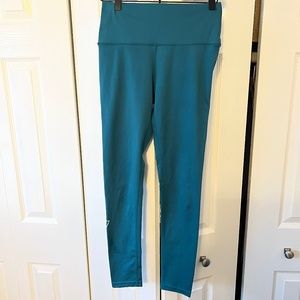 Like New Dae Activewear Leggings Size M